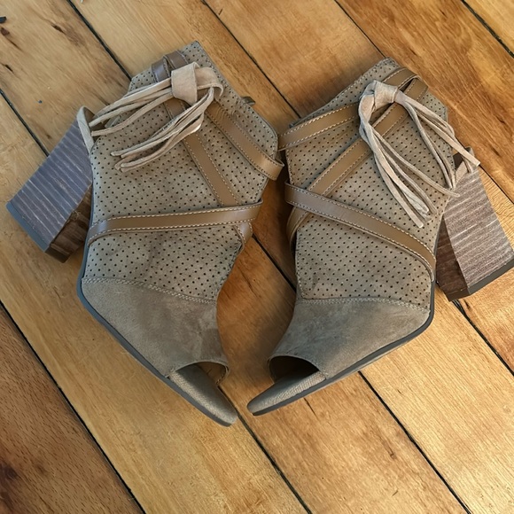 Open toe bootie - Picture 1 of 7